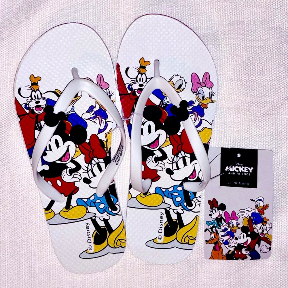🆕 Disney Ltd Edition Women’s Mickey & Friends “Ears” Icon B&W Slip-On Sandals